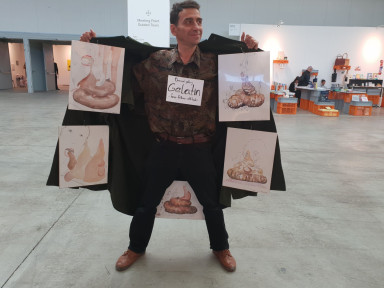 Der Galerist (Alexander Petrelli) als Fliegender Händler - ein Modell mit Zukunft? Foto Stefan Kobel
