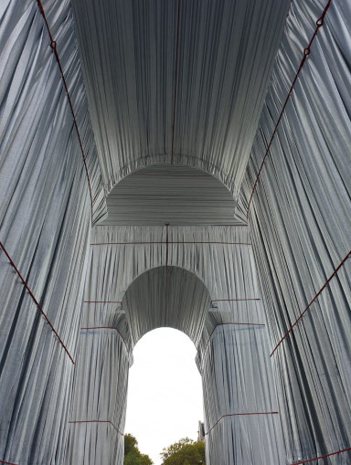 Marktbeschleuniger für Christo: Arc de Triomphe; Foto Stefan Kobel