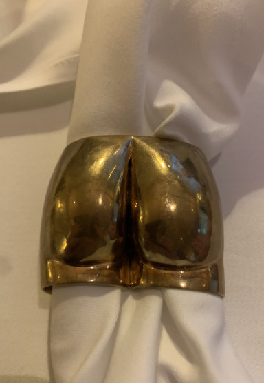 applied art seen in Zurich: napkin ring
Photo: Stephan Zilkens