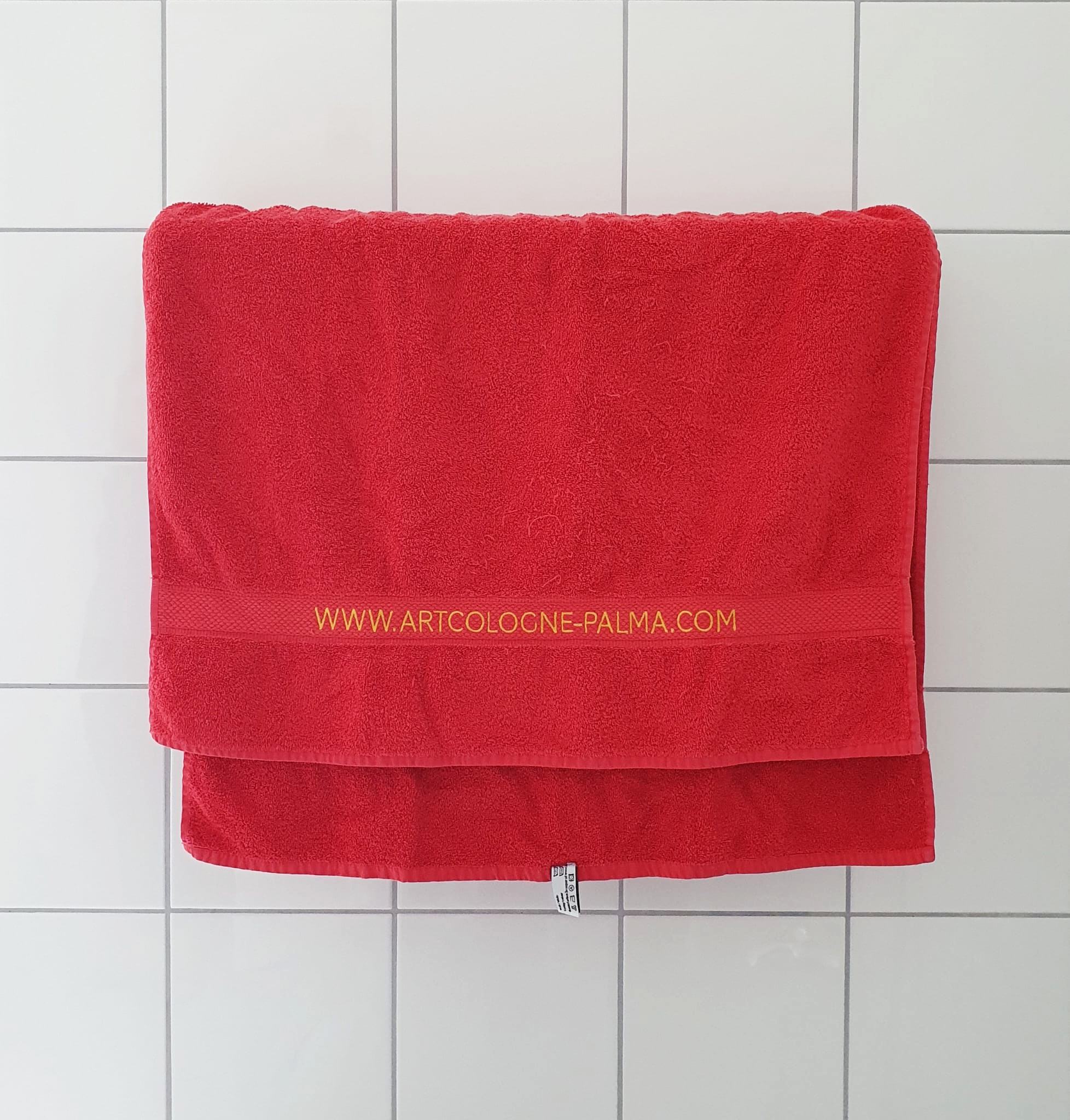 Here we go again: Art Cologne Palma Mallorca beach towel from 2007; photo by Stefan Kobel