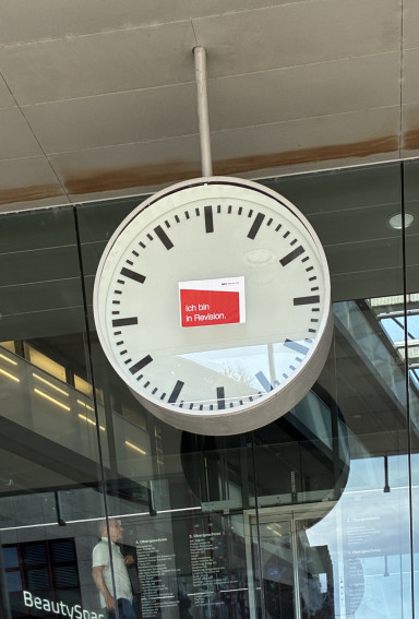 Gilt auch in Deutschland - gesehen in Zug CH Photo Stephan Zilkens